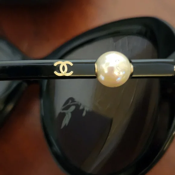 CHANEL CC Pearl Polarized Sunglasses 5302-H - Picture 8 of 10